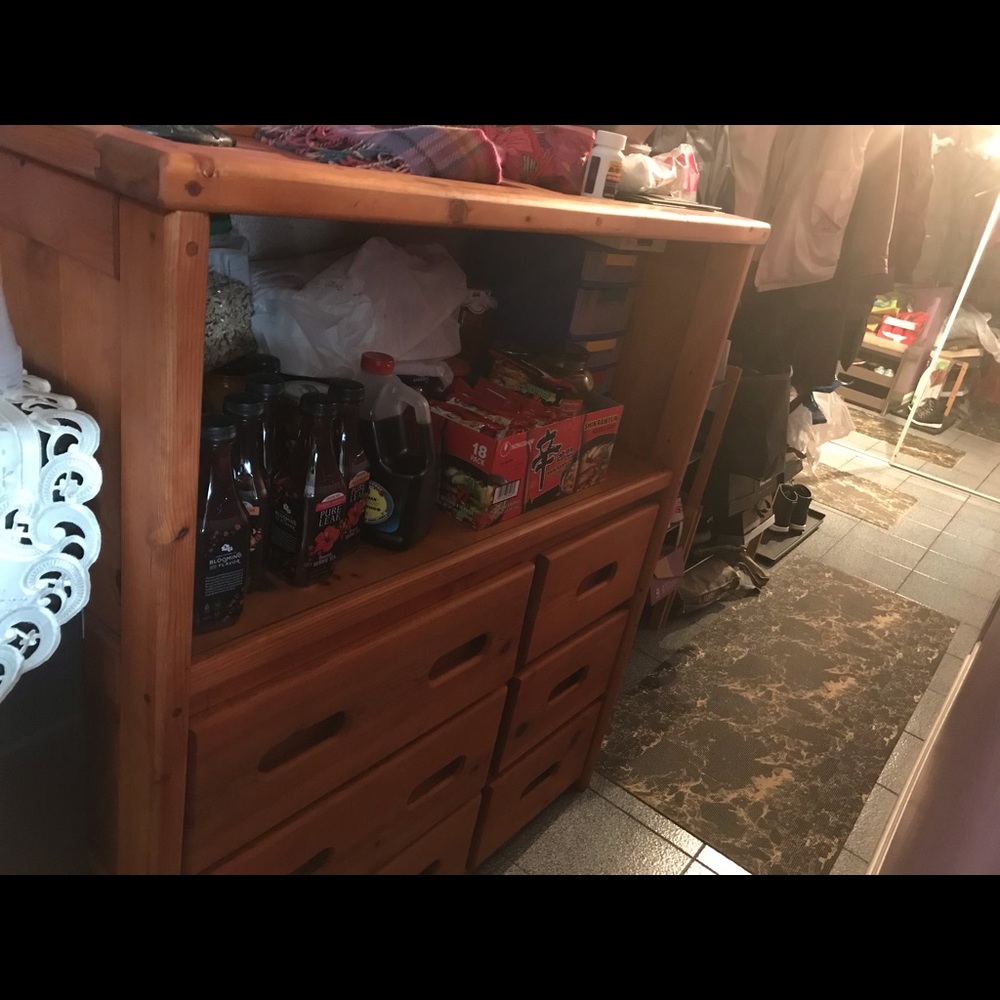 Desk - Picture 4 of 6